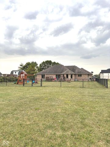 5556 W Stinemyer Road, New Palestine, IN 46163