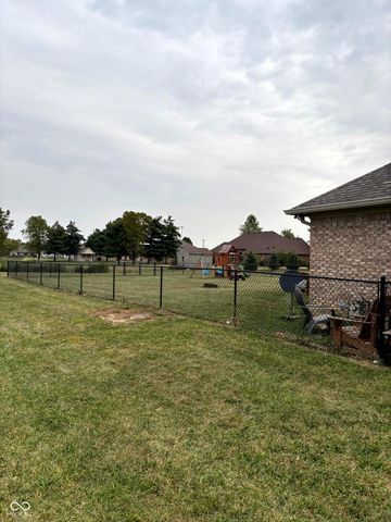 5556 W Stinemyer Road, New Palestine, IN 46163