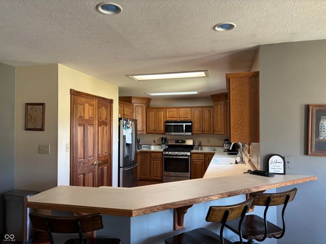 5556 W Stinemyer Road, New Palestine, IN 46163