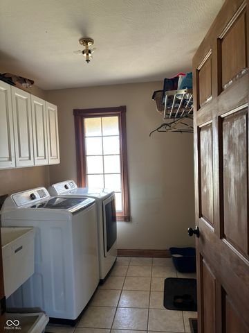 5556 W Stinemyer Road, New Palestine, IN 46163