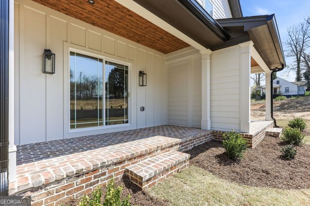 1123 Riverside Terrace, Gainesville, GA 30501