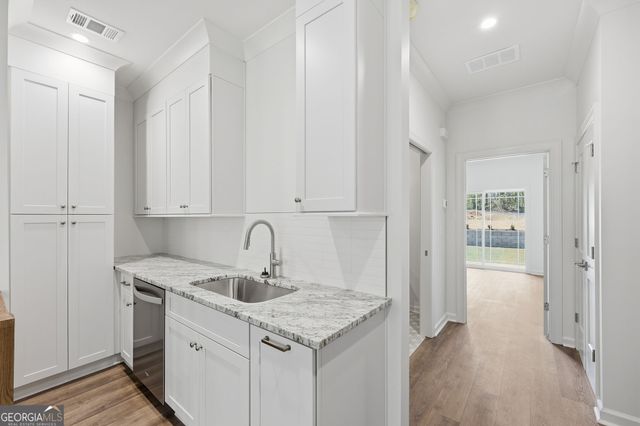 1123 Riverside Terrace, Gainesville, GA 30501