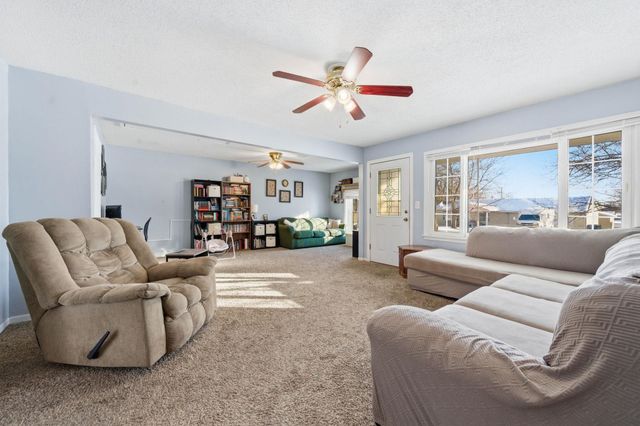 129 S Kokomo Ave, Derby, KS 67037