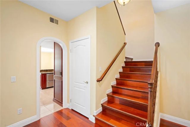 983 Calle Amable, Glendale, CA 91208