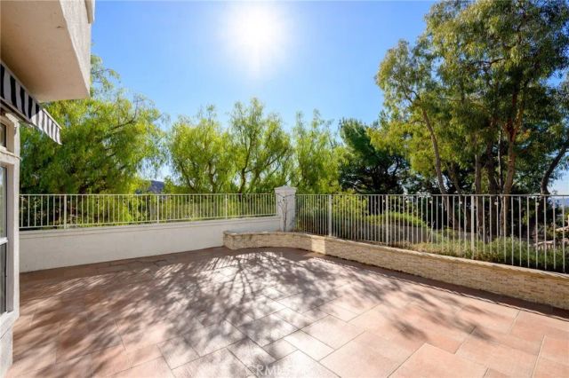 983 Calle Amable, Glendale, CA 91208