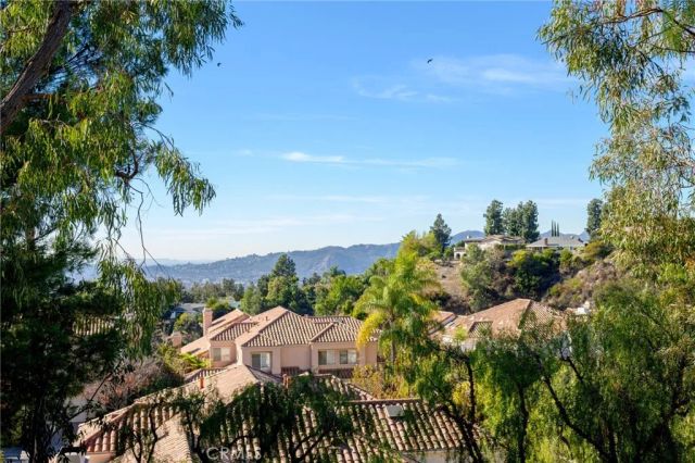 983 Calle Amable, Glendale, CA 91208