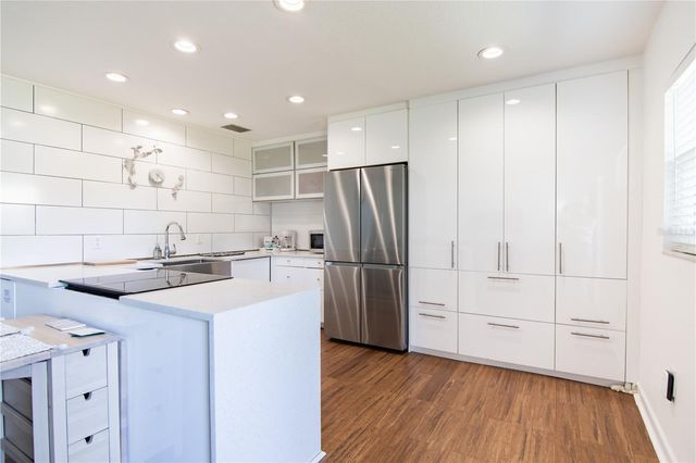 4050 4TH STREET N 116, St Petersburg, FL 33703