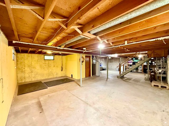 809 Goodrich Drive, Manhattan, KS 66502