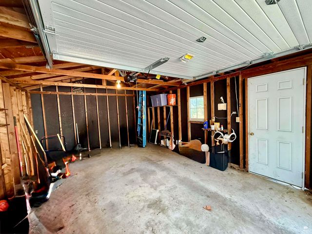 809 Goodrich Drive, Manhattan, KS 66502