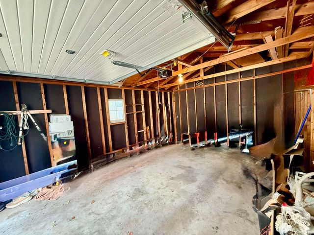 809 Goodrich Drive, Manhattan, KS 66502