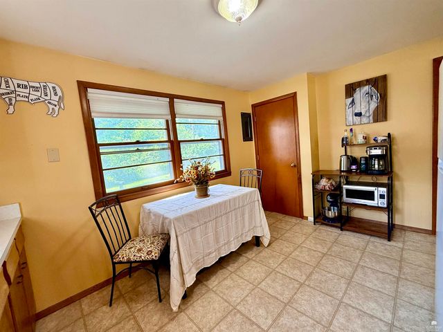809 Goodrich Drive, Manhattan, KS 66502