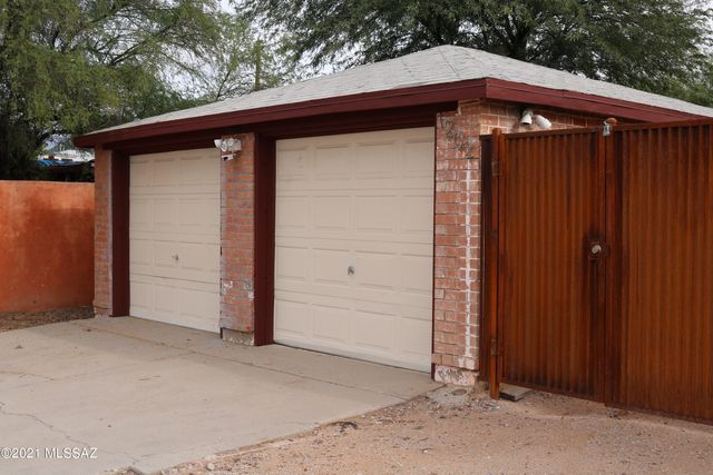 1202 N Tucson Boulevard, Tucson, AZ 85716