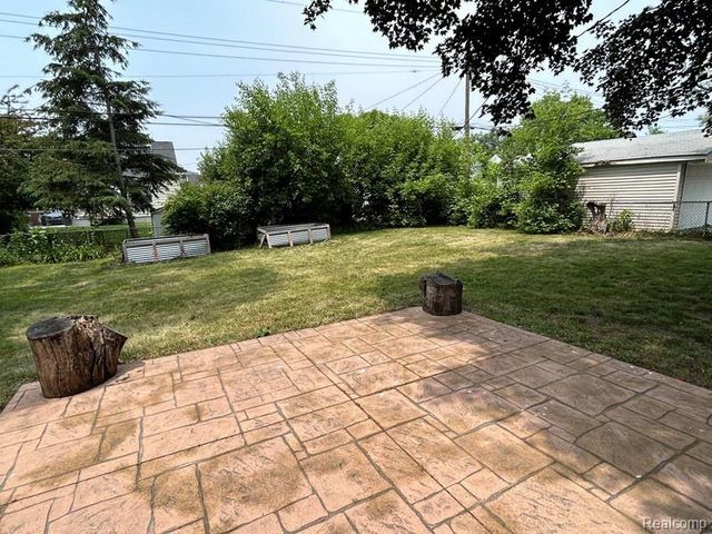 817 N DORCHESTER Avenue, Royal Oak, MI 48067