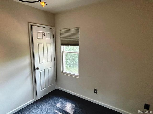 817 N DORCHESTER Avenue, Royal Oak, MI 48067