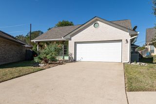 253 Los Cedros Loop, Kerrville, TX 78028