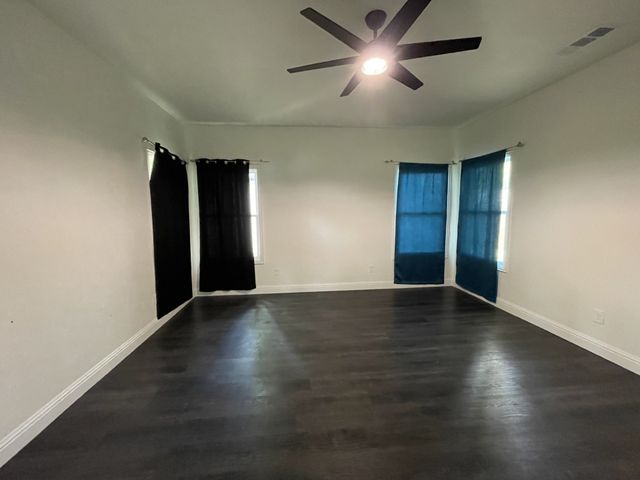 1302 E Humbolt Street, Fort Worth, TX 76104