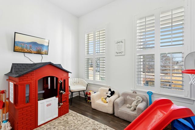 109 Wallington Court, Holly Springs, NC 27540