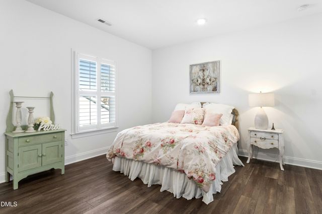 109 Wallington Court, Holly Springs, NC 27540