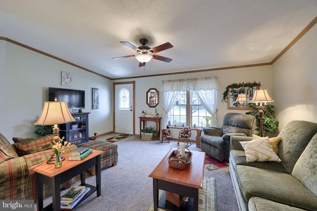 1048 HEMLOCK CIR, Manheim, PA 17545