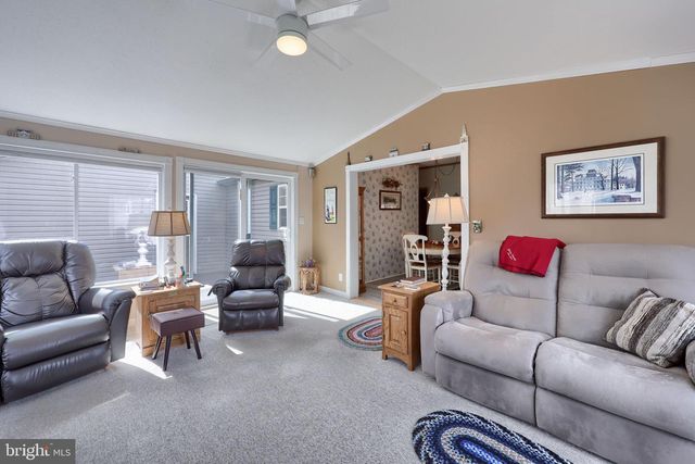 1048 HEMLOCK CIR, Manheim, PA 17545