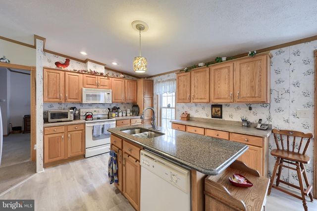 1048 HEMLOCK CIR, Manheim, PA 17545