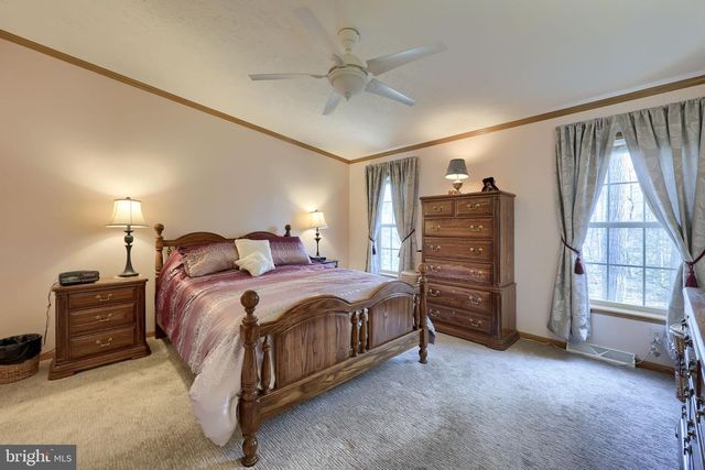 1048 HEMLOCK CIR, Manheim, PA 17545