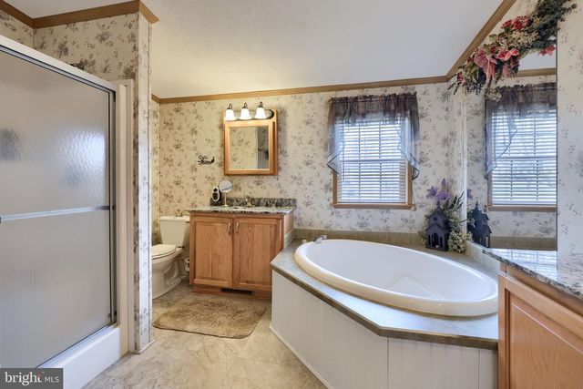 1048 HEMLOCK CIR, Manheim, PA 17545