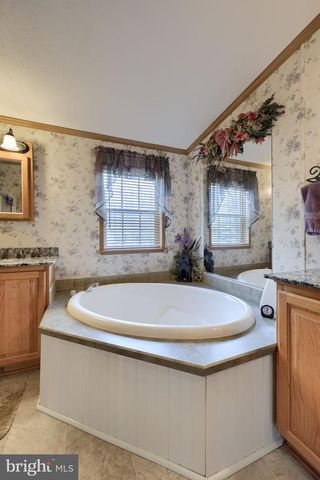 1048 HEMLOCK CIR, Manheim, PA 17545