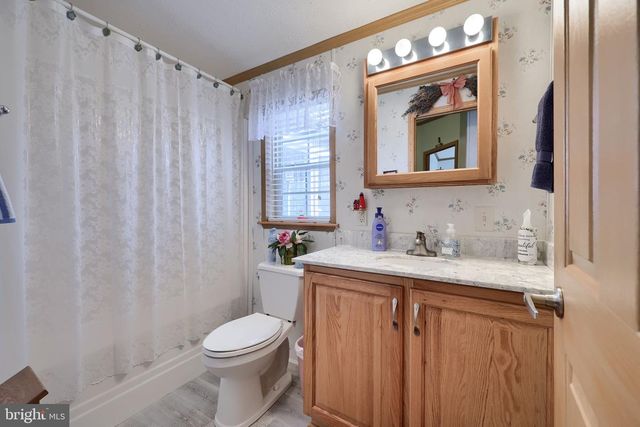 1048 HEMLOCK CIR, Manheim, PA 17545