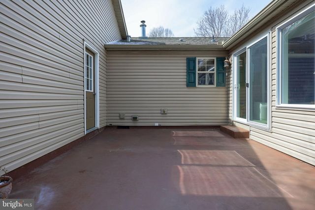 1048 HEMLOCK CIR, Manheim, PA 17545