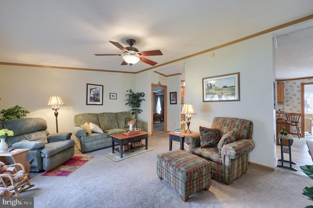 1048 HEMLOCK CIR, Manheim, PA 17545