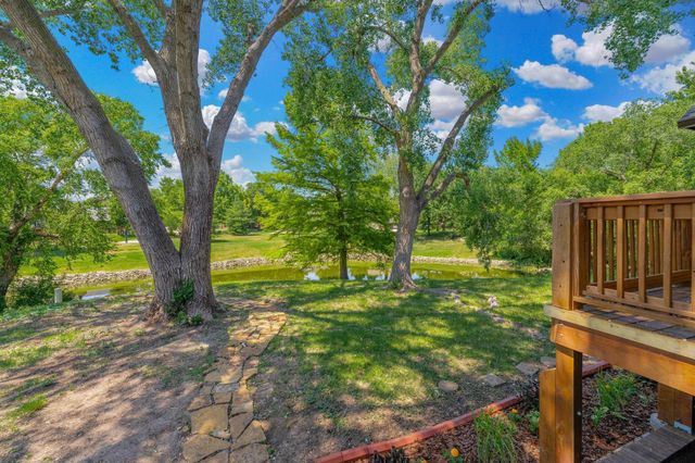 1325 N Covington Cir, Wichita, KS 67212