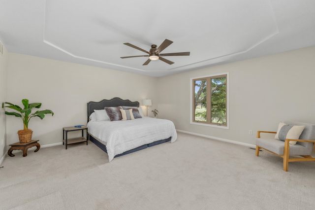 1325 N Covington Cir, Wichita, KS 67212