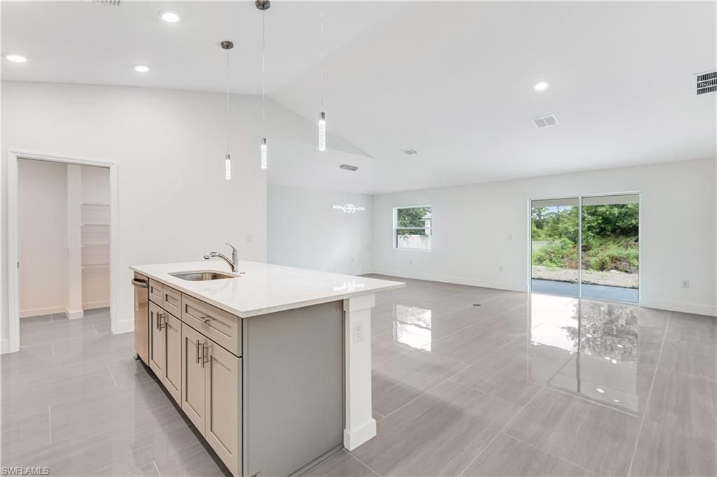 354 Hermosa AVE, LEHIGH ACRES, FL 33974 — photo 3