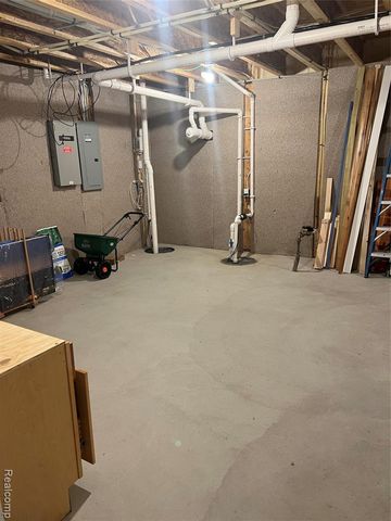 8858 Lapham Drive, Rockford, MI 49341