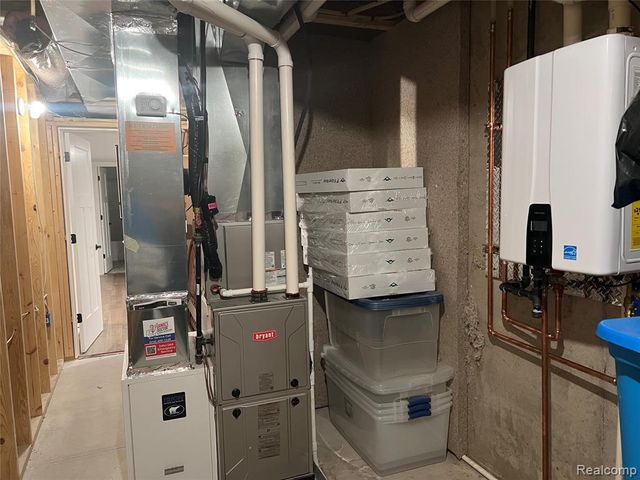 8858 Lapham Drive, Rockford, MI 49341