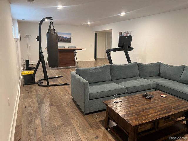 8858 Lapham Drive, Rockford, MI 49341