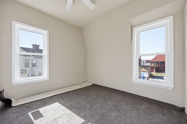 1426 3rd Avenue SE, Cedar Rapids, IA 52403