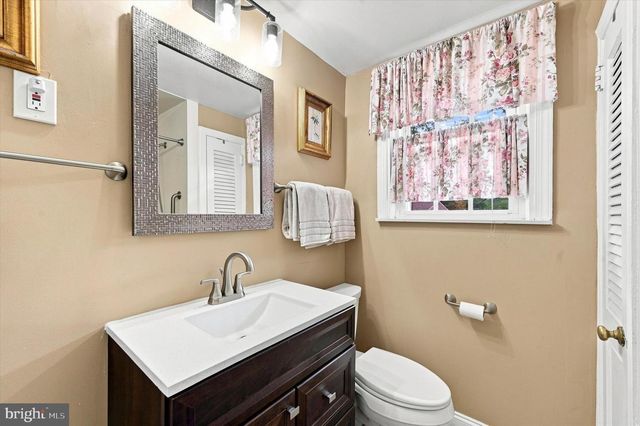 103 LOMBARDY DR, Wallingford, PA 19086
