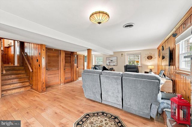103 LOMBARDY DR, Wallingford, PA 19086