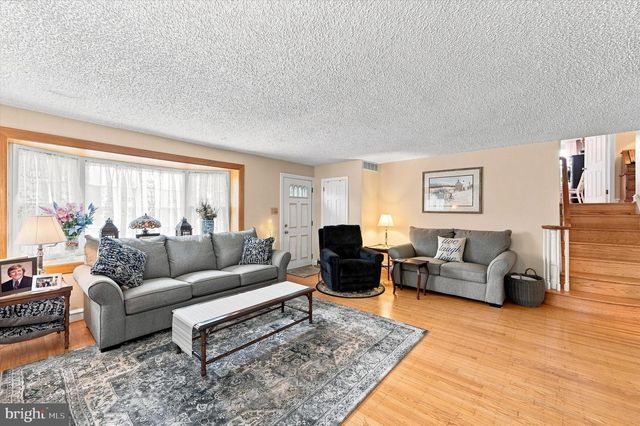 103 LOMBARDY DR, Wallingford, PA 19086