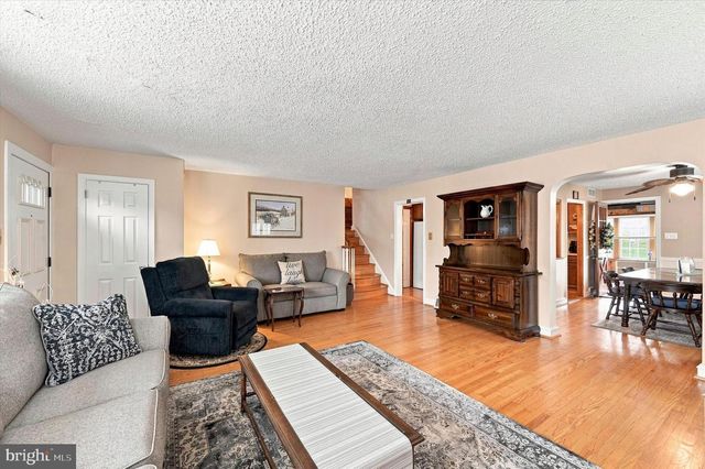 103 LOMBARDY DR, Wallingford, PA 19086