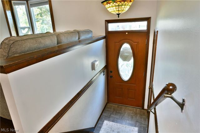 8285 Longview Drive NE, Warren, OH 44484