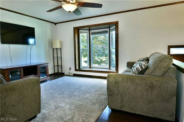 8285 Longview Drive NE, Warren, OH 44484