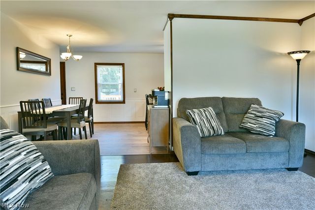 8285 Longview Drive NE, Warren, OH 44484
