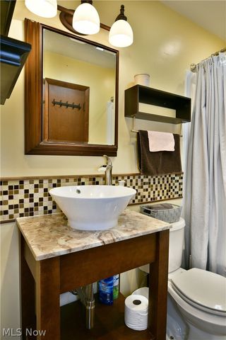 8285 Longview Drive NE, Warren, OH 44484