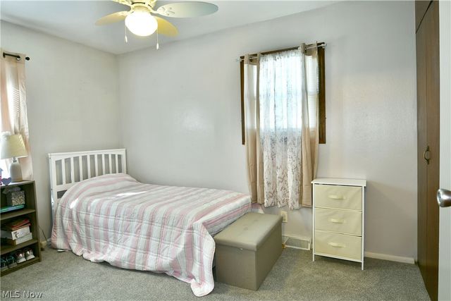 8285 Longview Drive NE, Warren, OH 44484