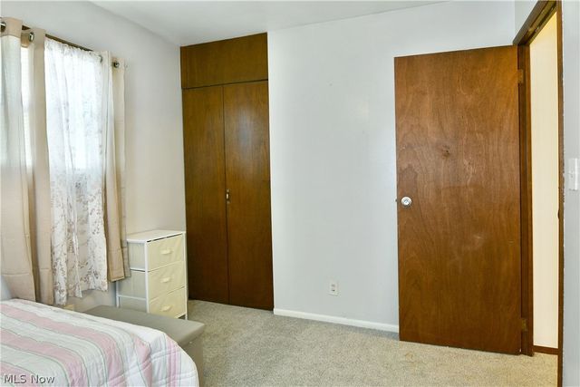 8285 Longview Drive NE, Warren, OH 44484