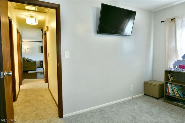 8285 Longview Drive NE, Warren, OH 44484