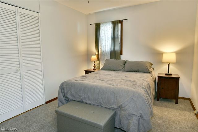 8285 Longview Drive NE, Warren, OH 44484
